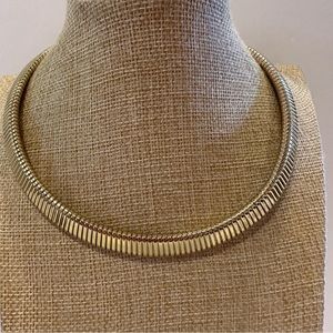 BCBGeneration Necklace Chain Collar Choker Gold tone, magnetic clasp